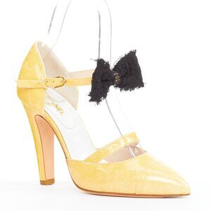 CHANEL 14C butter yellow patent leather CC logo bow maryjane pumps EU37.5